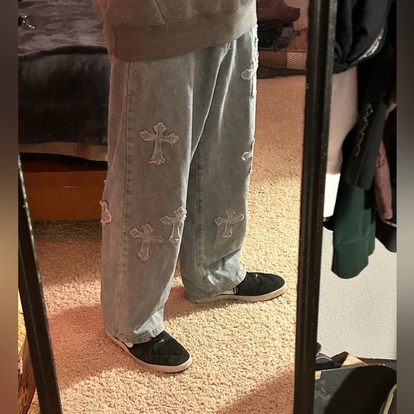 Lightwash cross patched jeans - Picture 1 of 4